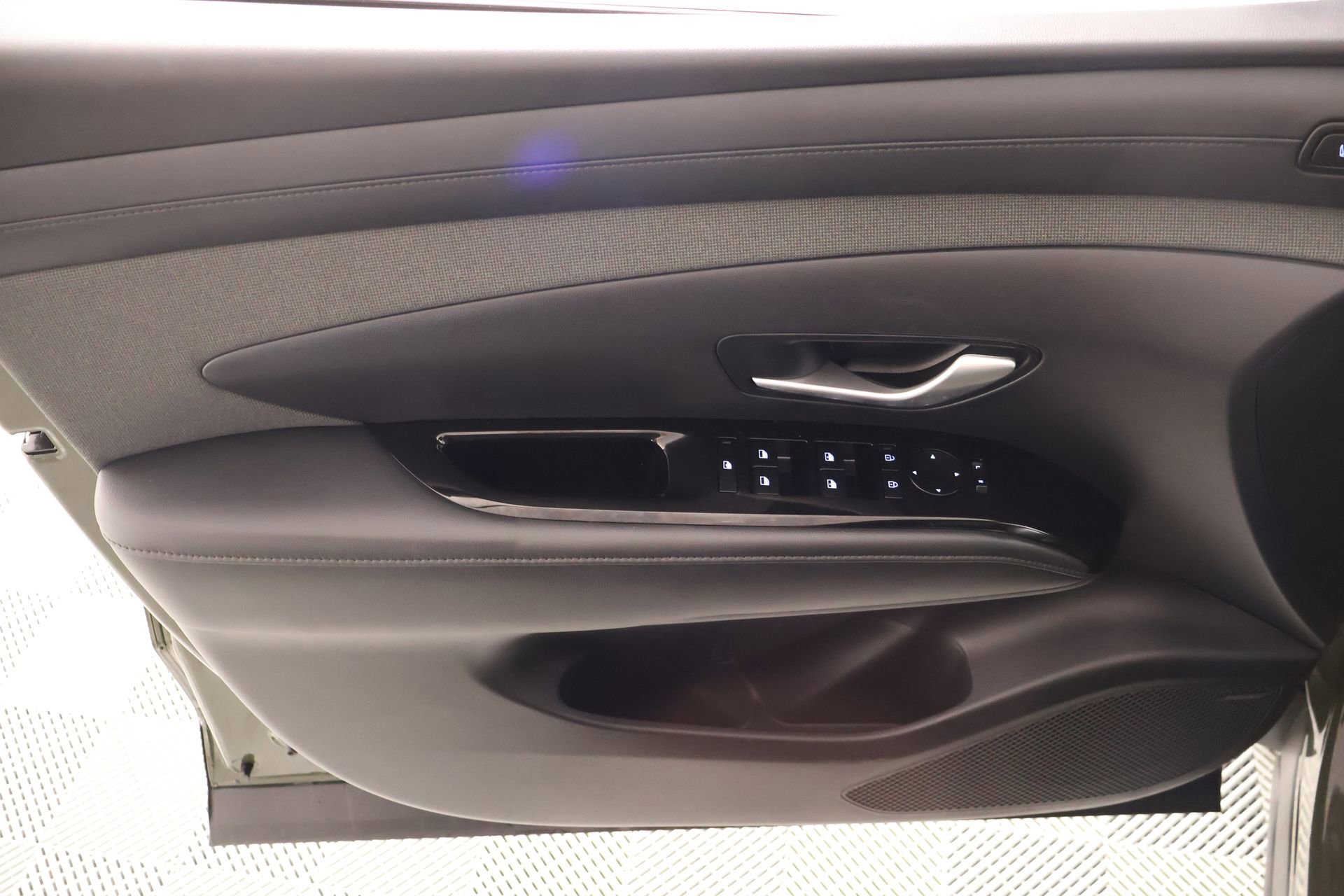 Certified 2025 Hyundai Santa Cruz Limited AWD/4WD image 17