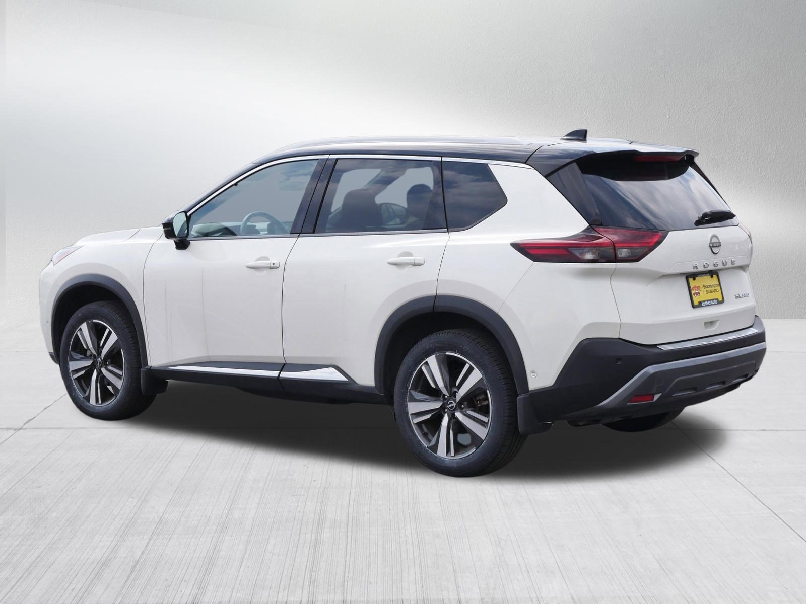 Used 2023 Nissan Rogue SL w/ SL Premium Package image 5