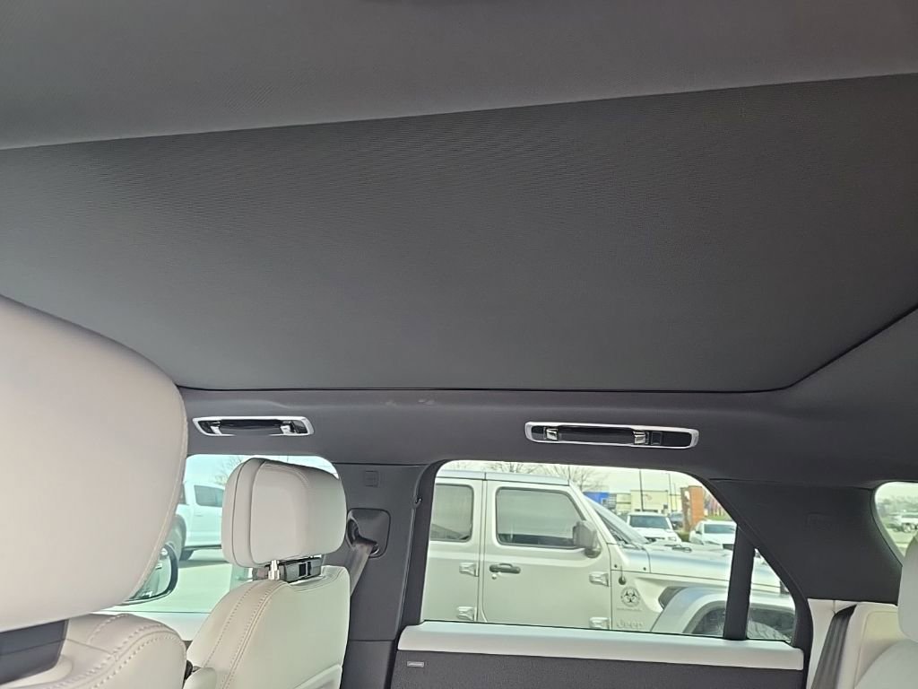 Used 2023 Land Rover Range Rover Sport SE image 15