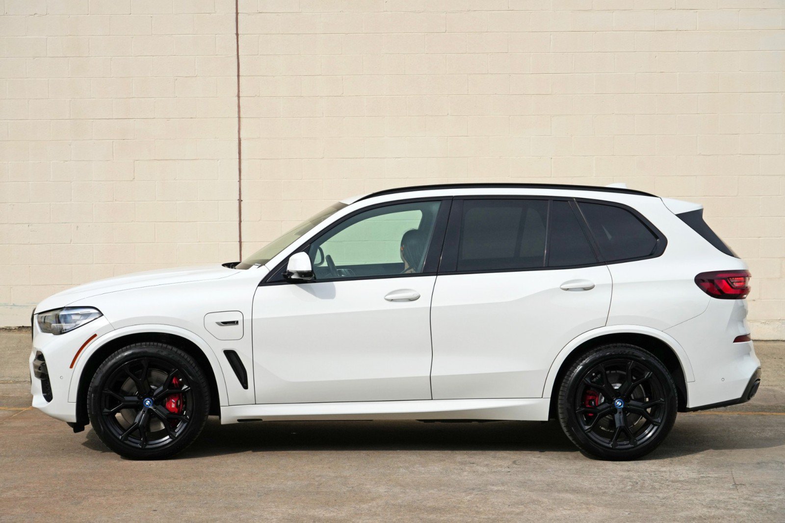 Used 2022 BMW X5 xDrive45e w/ M Sport Package AWD/4WD image 55