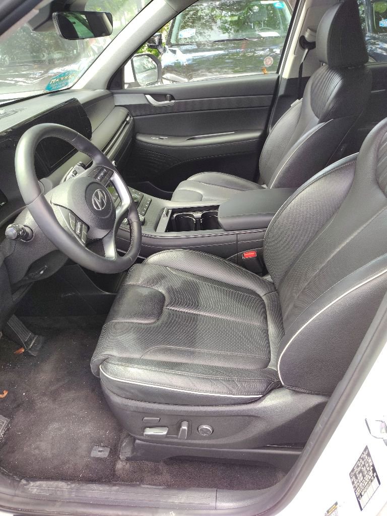 Used 2025 Hyundai Palisade Limited FWD image 2