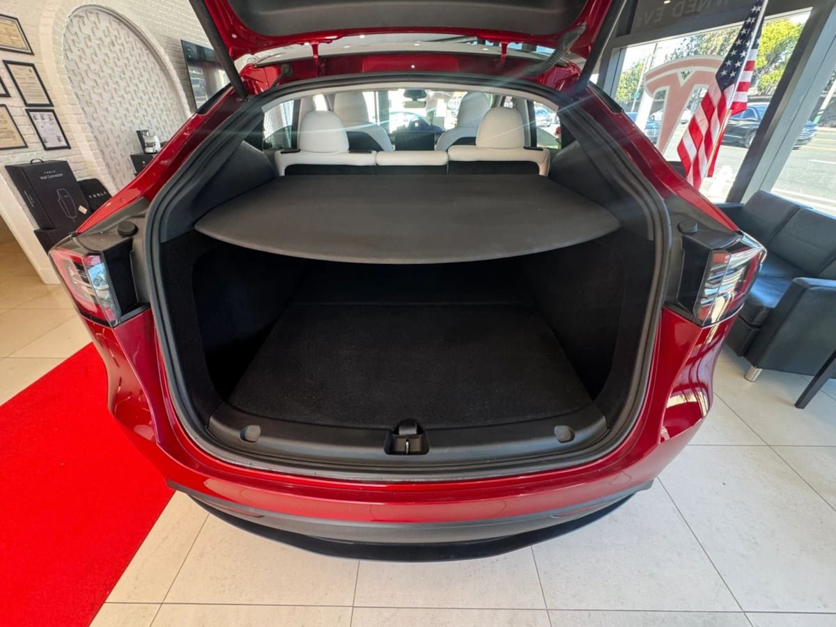 Used 2024 Tesla Model Y Long Range AWD/4WD image 28
