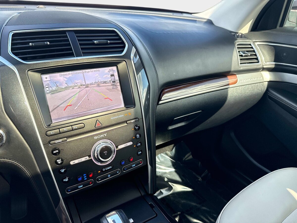 Used 2019 Ford Explorer Platinum AWD/4WD image 29
