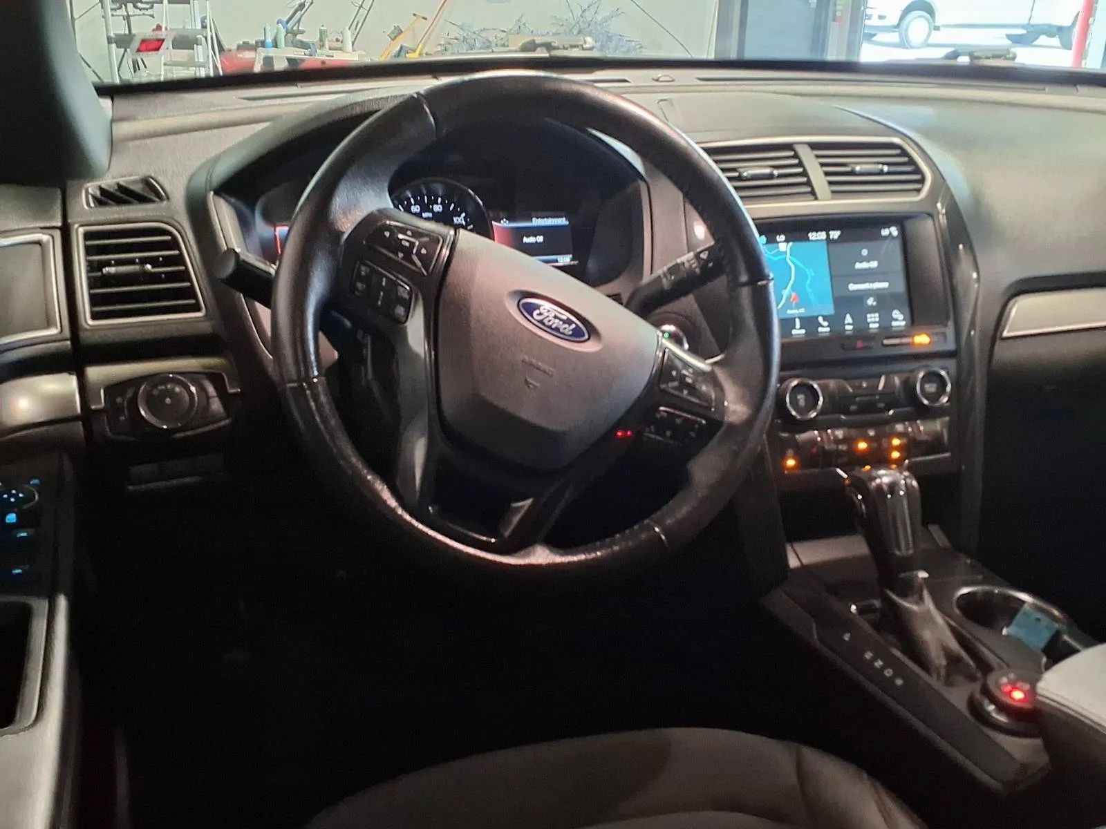 Used 2018 Ford Explorer XLT w/ Equipment Group 202A AWD/4WD image 16