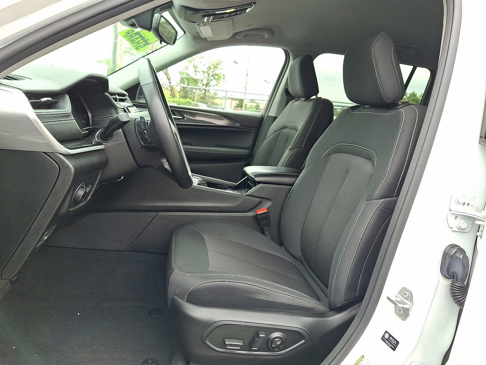 Used 2022 Jeep Grand Cherokee L Laredo w/ Luxury Tech Group I image 14