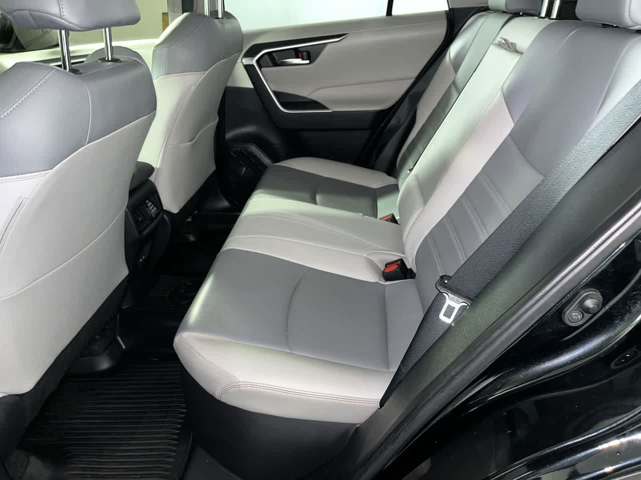 Used 2023 Toyota RAV4 XLE Premium AWD/4WD image 27
