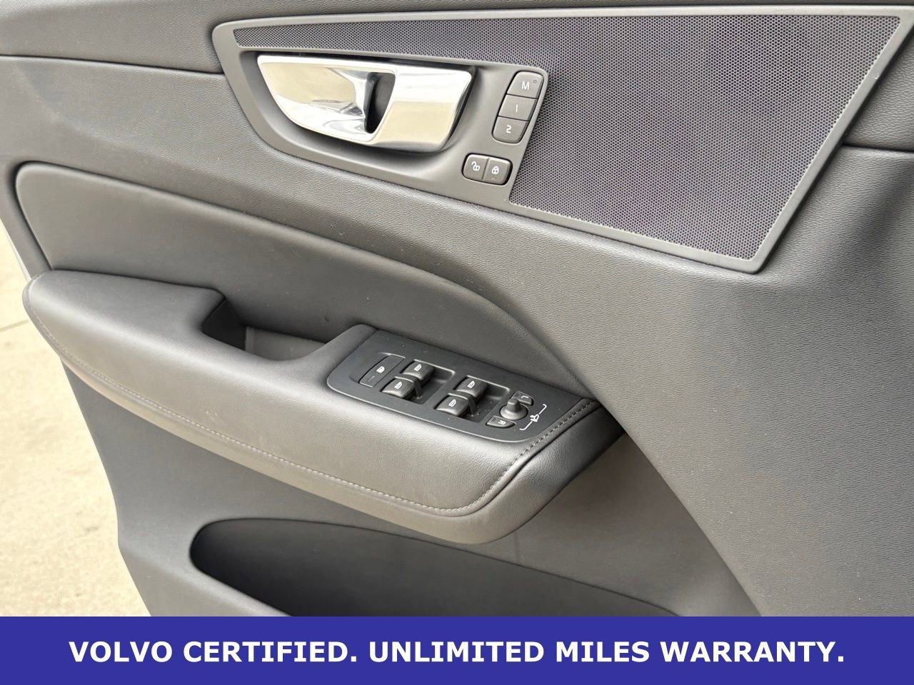 Certified 2025 Volvo XC60 B5 Core image 25