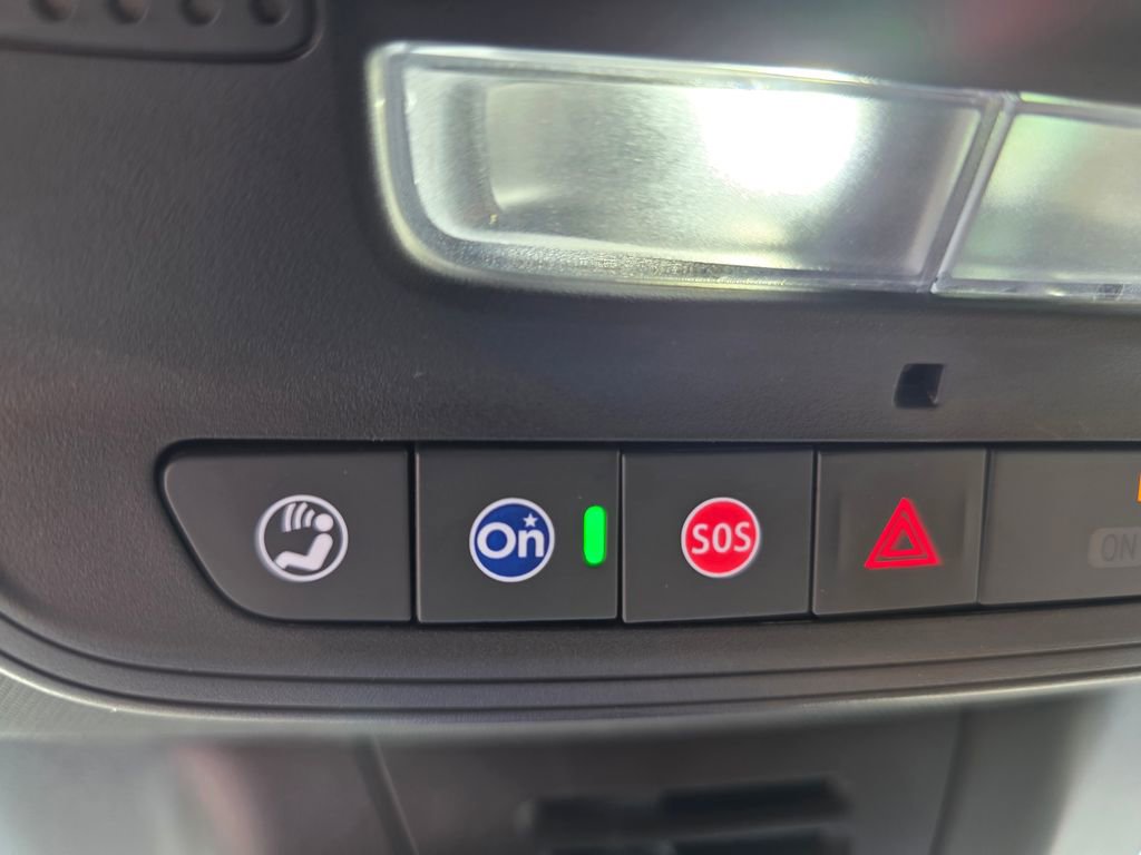 Used 2025 Chevrolet Equinox EV LT image 23