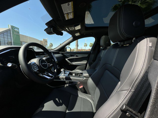 New 2025 Jaguar F-PACE R-Dynamic S image 17