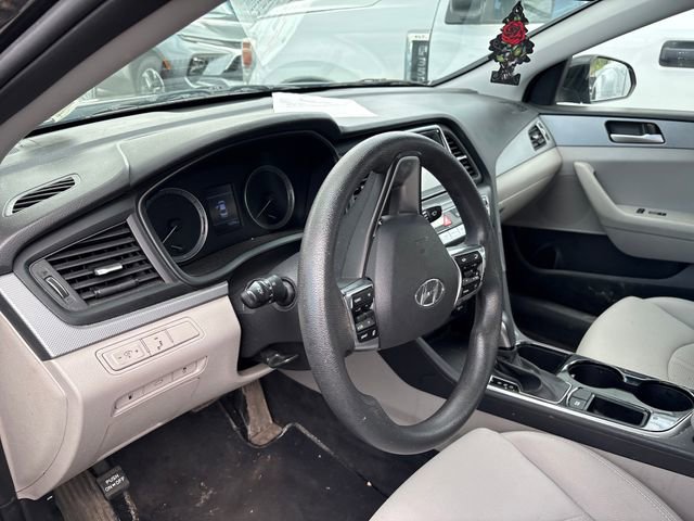 Used 2018 Hyundai Sonata SE FWD image 9