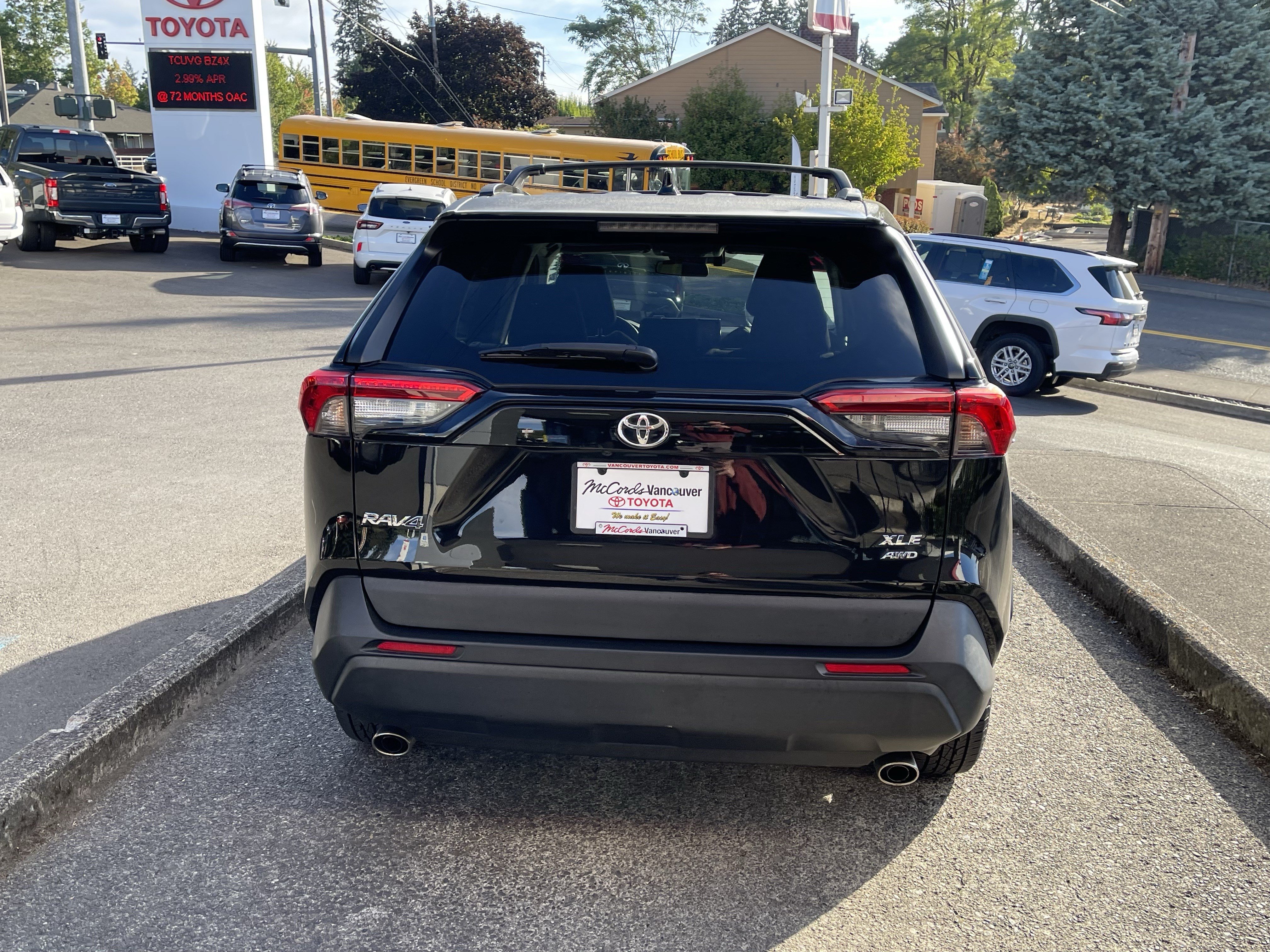 Certified 2021 Toyota RAV4 XLE w/ Convenience Package AWD/4WD image 6