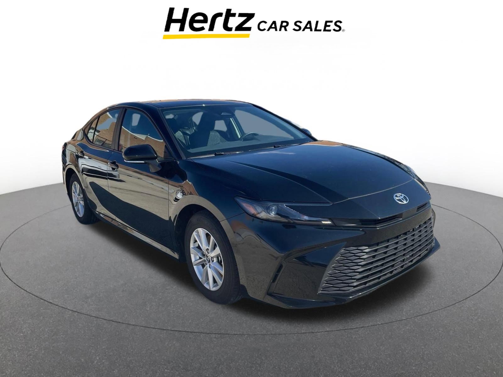 Used 2025 Toyota Camry LE image 1