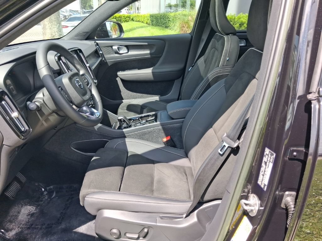 Used 2023 Volvo XC40 Recharge Plus AWD/4WD image 14