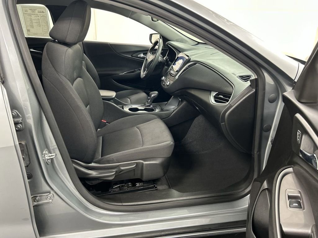 Used 2024 Chevrolet Malibu LS image 25