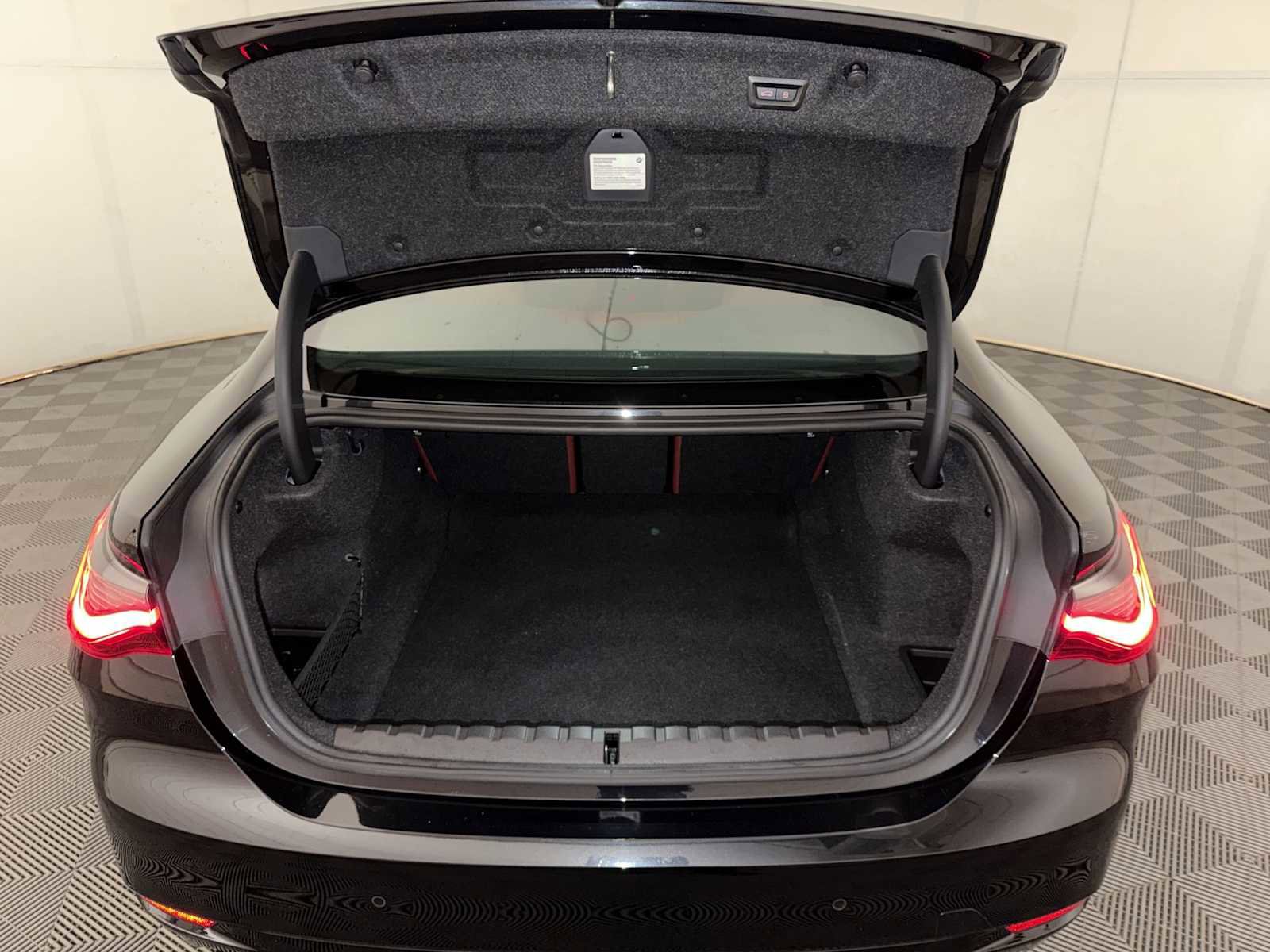 Used 2025 BMW 430i xDrive Coupe w/ Convenience Package image 23