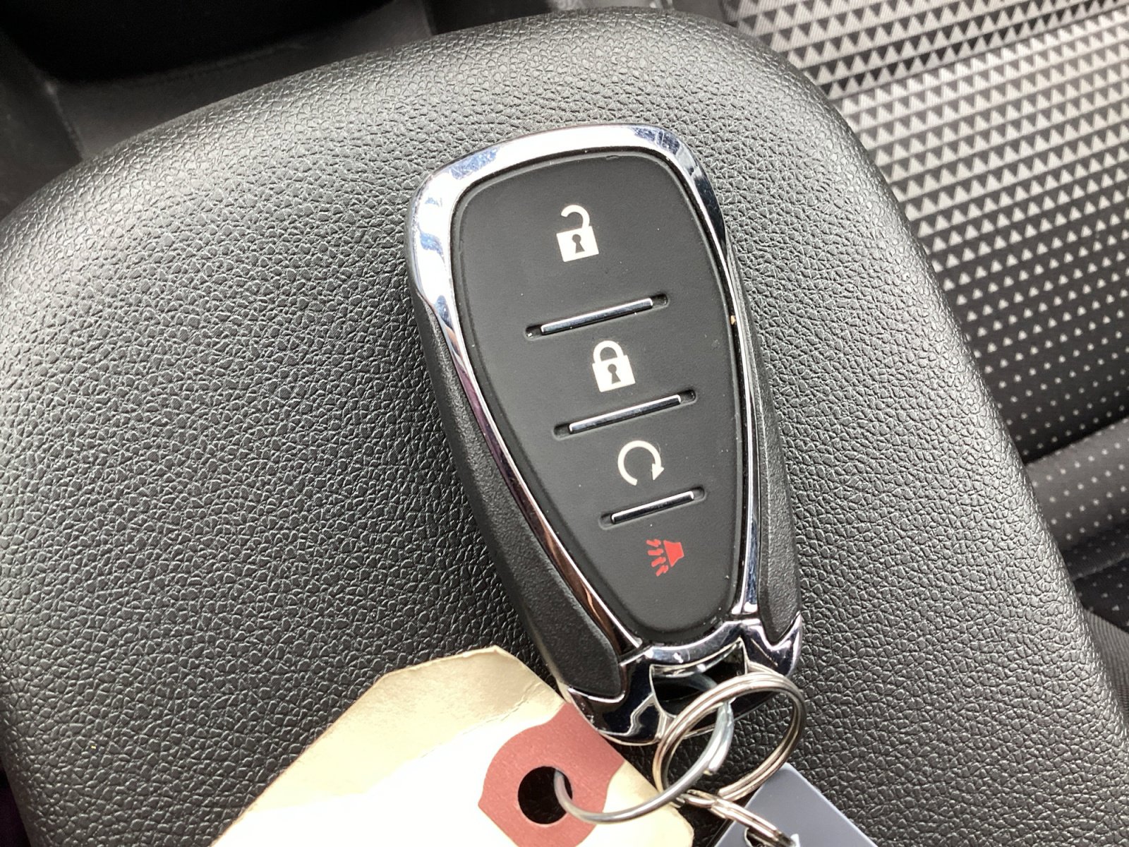 Used 2025 Chevrolet Trax LT FWD image 32