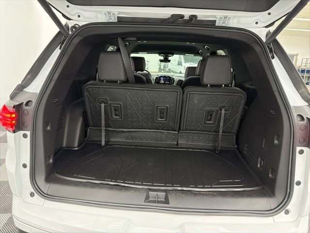 Used 2023 Chevrolet Traverse Premier w/ LPO, Floor Liner Package image 30
