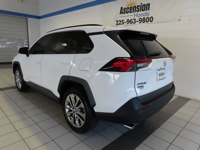 Used 2019 Toyota RAV4 XLE Premium image 12