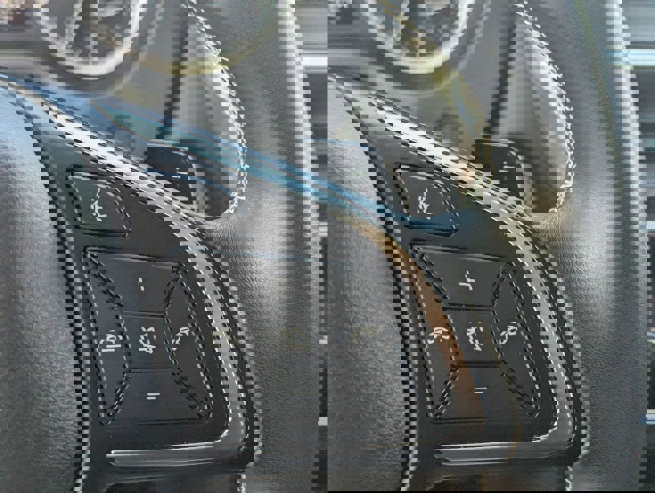 Certified 2019 INFINITI QX30 w/ Cargo Package image 28