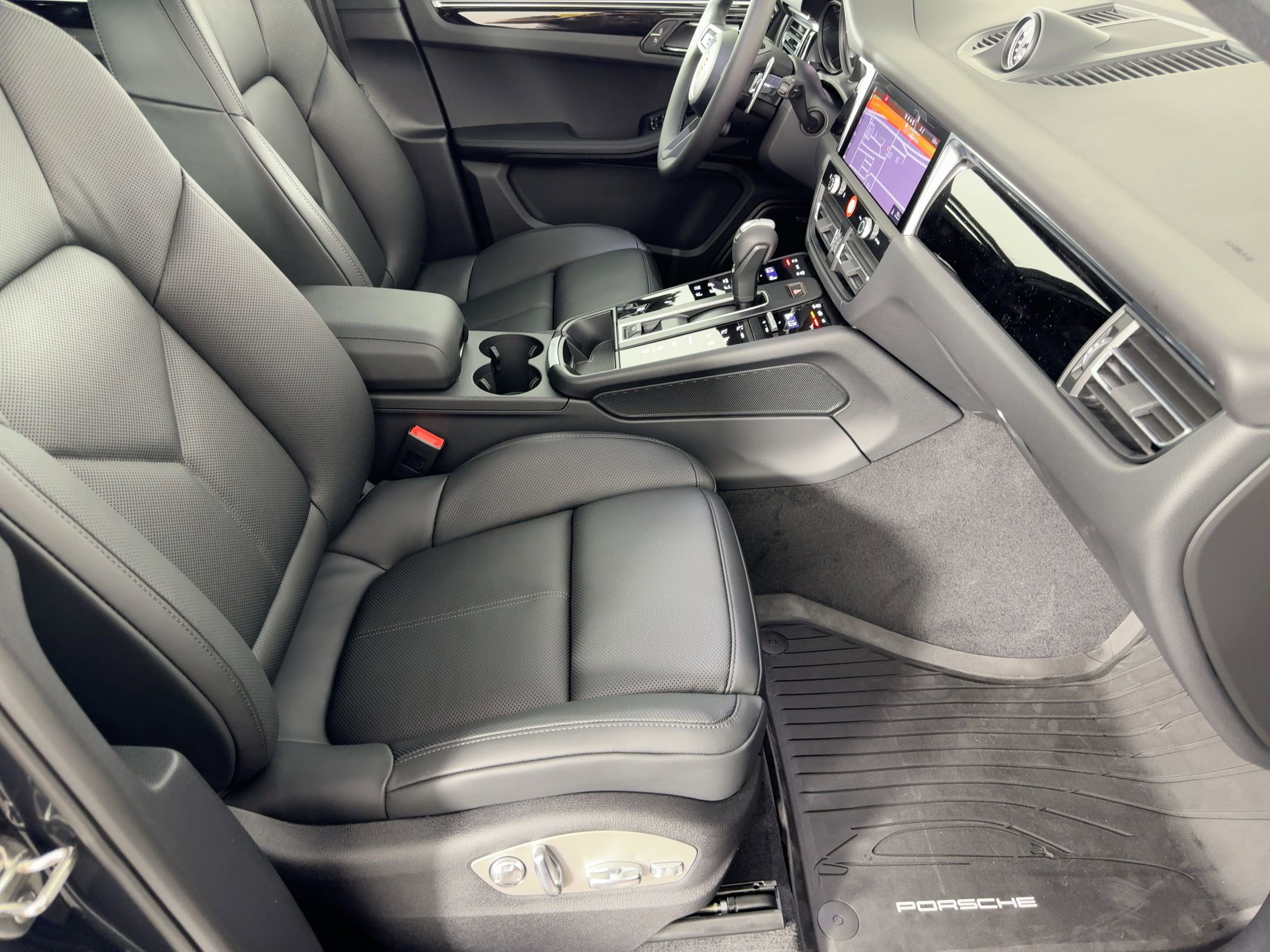 Used 2026 Porsche Macan S image 30