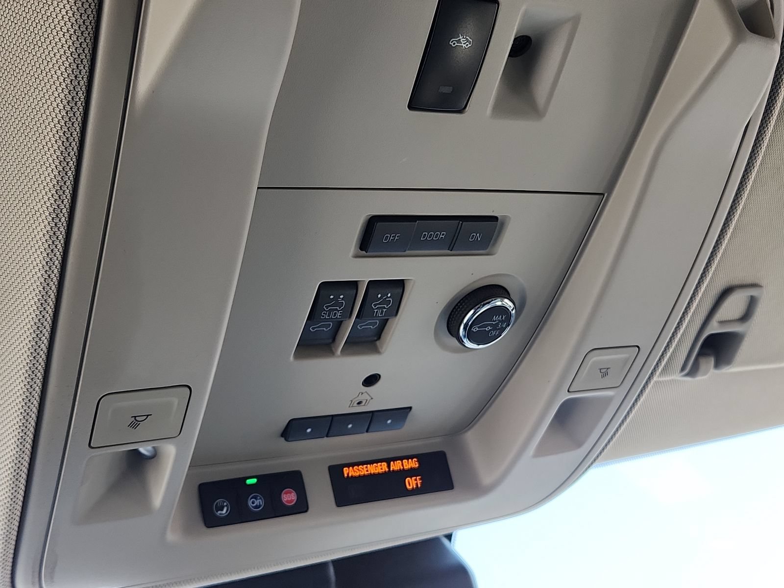 Used 2020 Cadillac Escalade Luxury AWD/4WD image 17