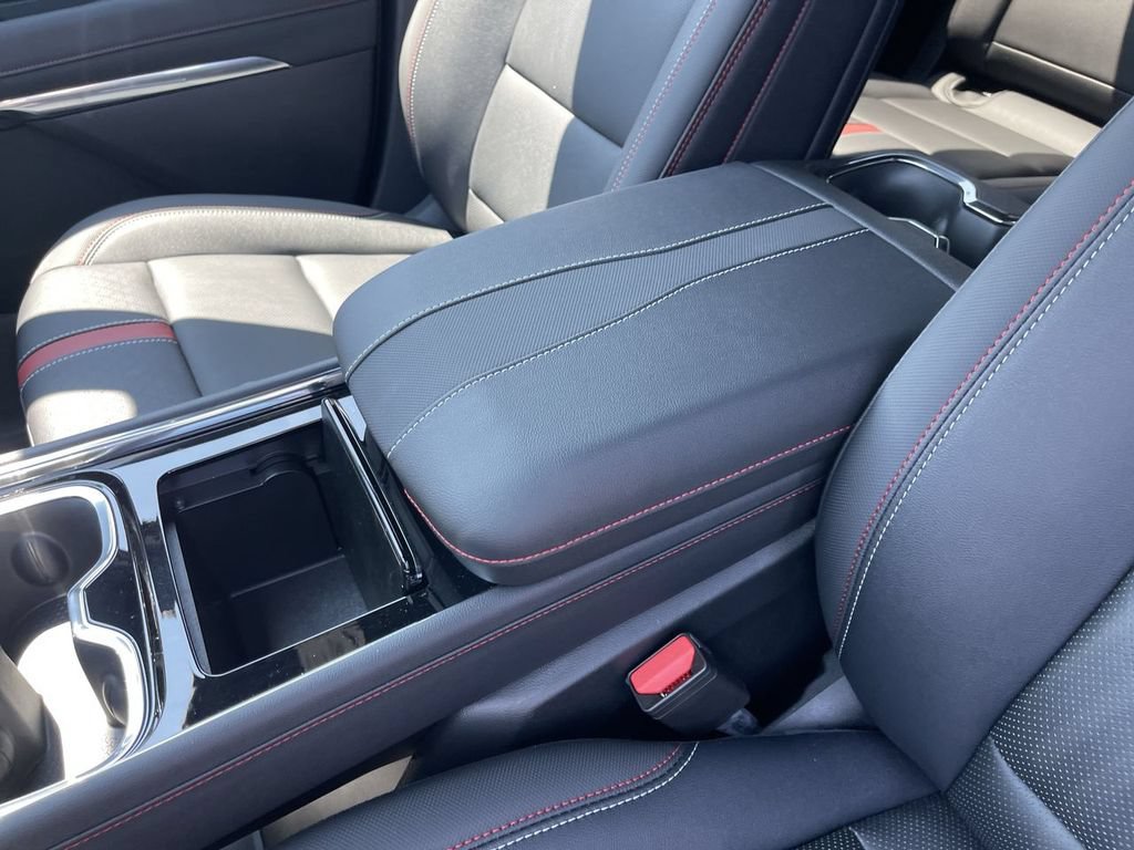 New 2026 Chevrolet Traverse RS w/ LPO, Floor Liner Package AWD/4WD image 21