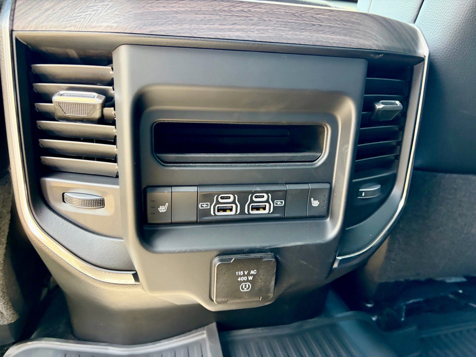 New 2026 RAM 3500 Laramie AWD/4WD image 16