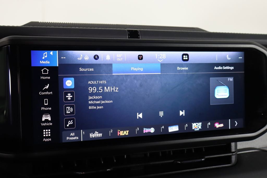 Used 2025 Jeep Wrangler Unlimited Sahara w/ Safety Group image 28