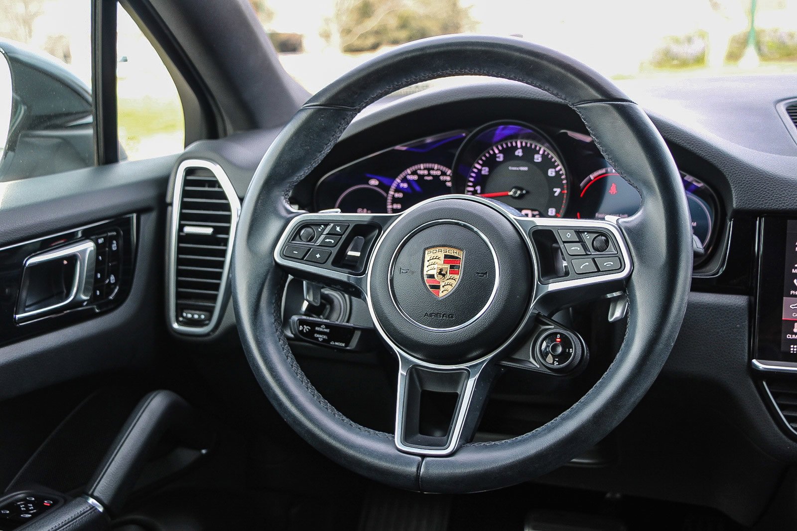 Used 2020 Porsche Cayenne S image 15