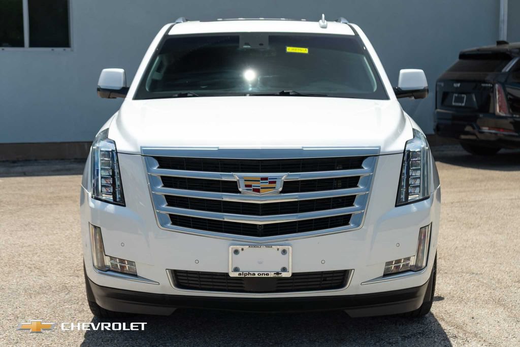 Used 2017 Cadillac Escalade Premium Luxury RWD image 2
