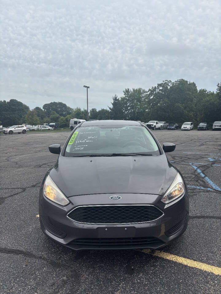 Used 2018 Ford Focus SE FWD image 3