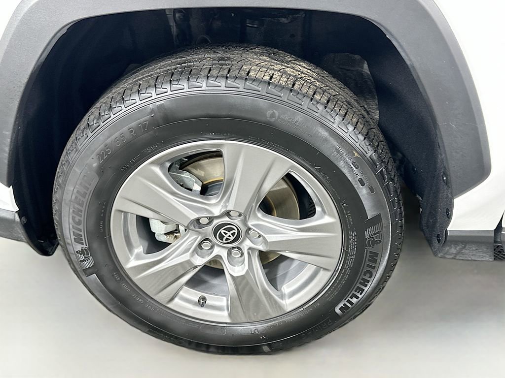 Certified 2025 Toyota RAV4 XLE image 31