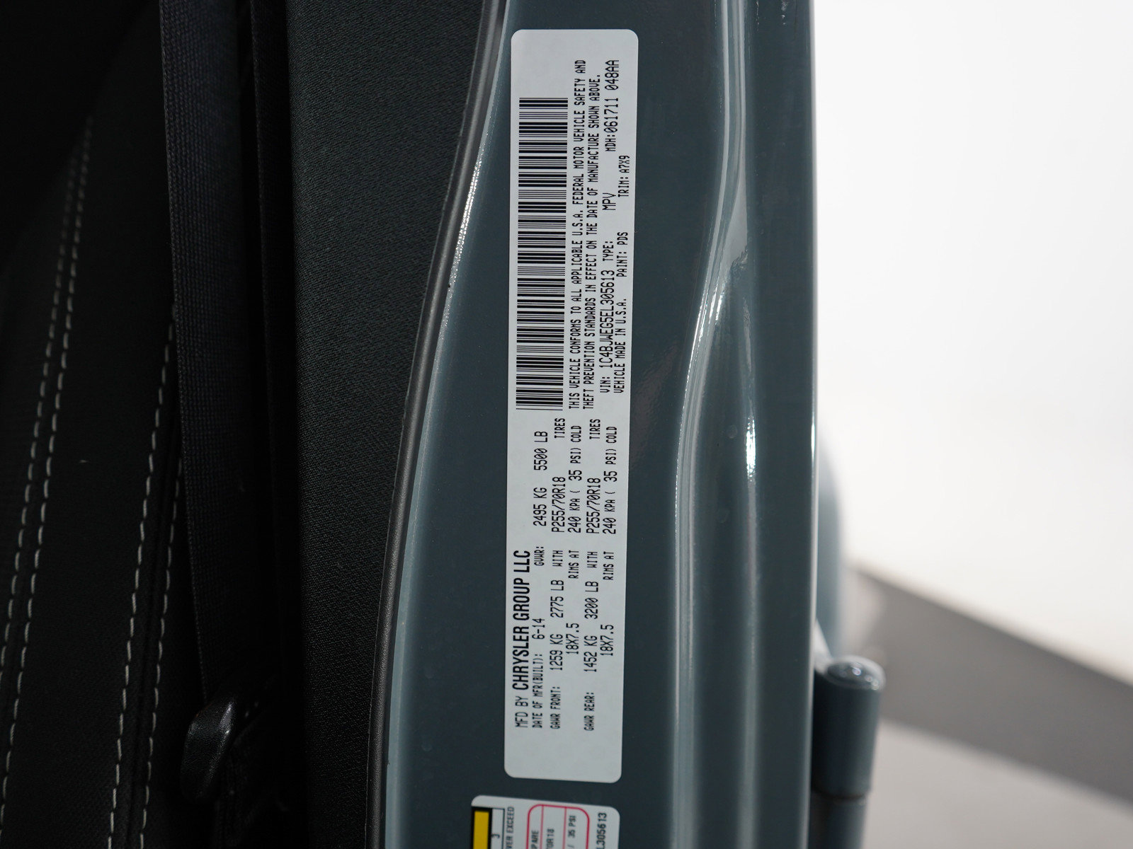 Used 2014 Jeep Wrangler Unlimited Sahara w/ Connectivity Group image 27