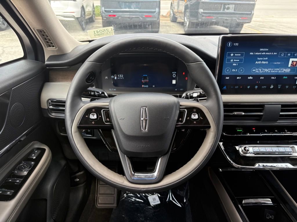 New 2025 Lincoln Corsair Reserve w/ Jet Appearance Package image 15