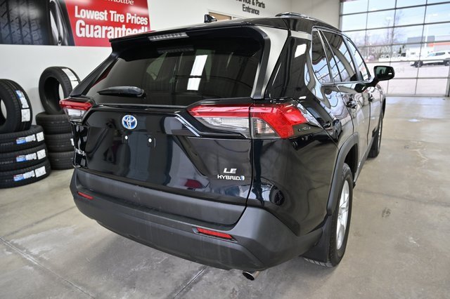 Used 2019 Toyota RAV4 LE image 5