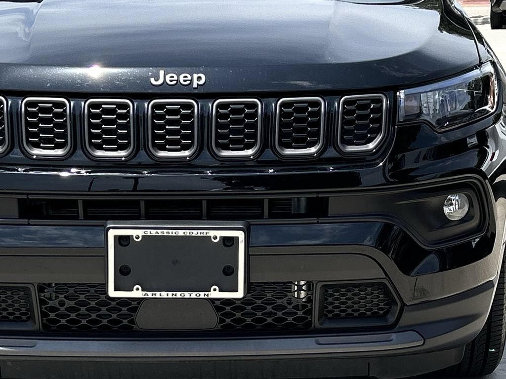 Used 2026 Jeep Compass Latitude AWD/4WD image 10