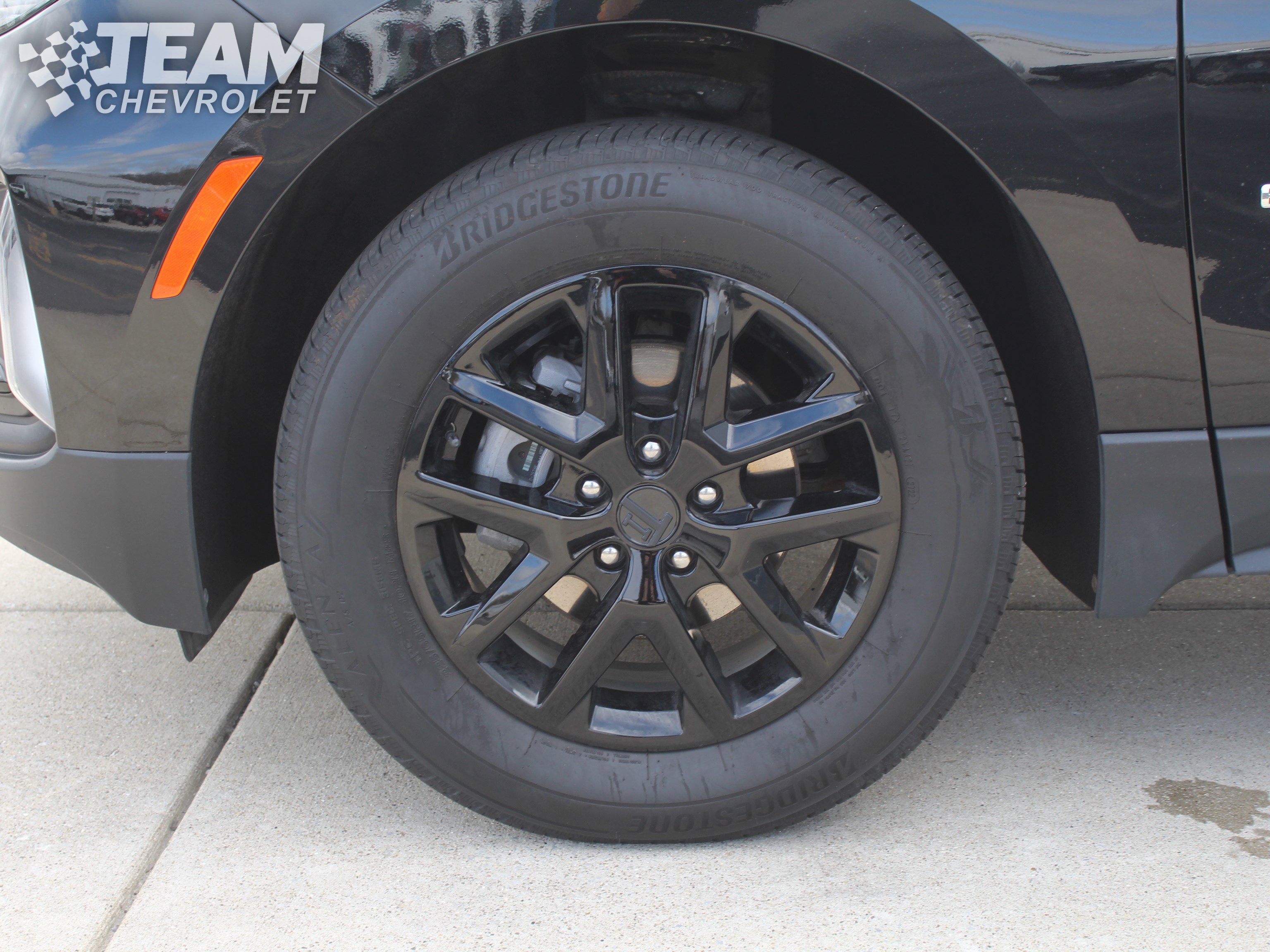 Used 2023 Chevrolet Equinox LT image 30