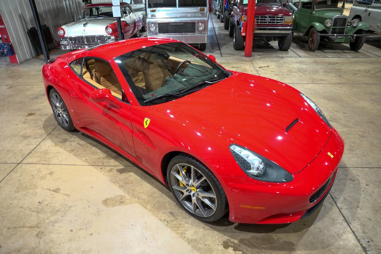 Used 2013 Ferrari California image 26