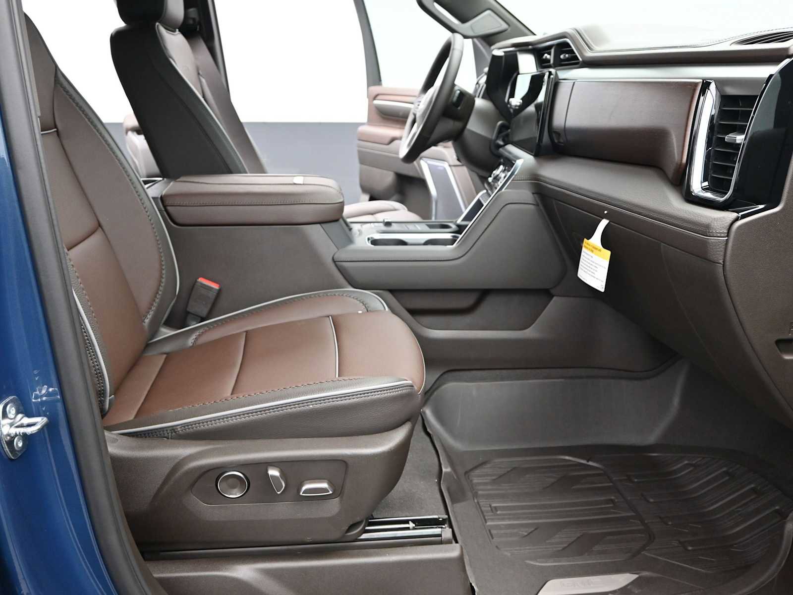 New 2026 GMC Sierra 2500 Denali w/ Denali Reserve Package image 21