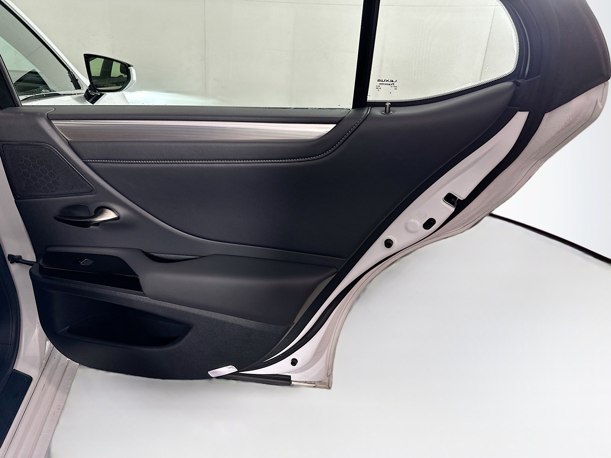 Used 2023 Lexus ES 350 F Sport w/ Accessory Package (Z2) image 31