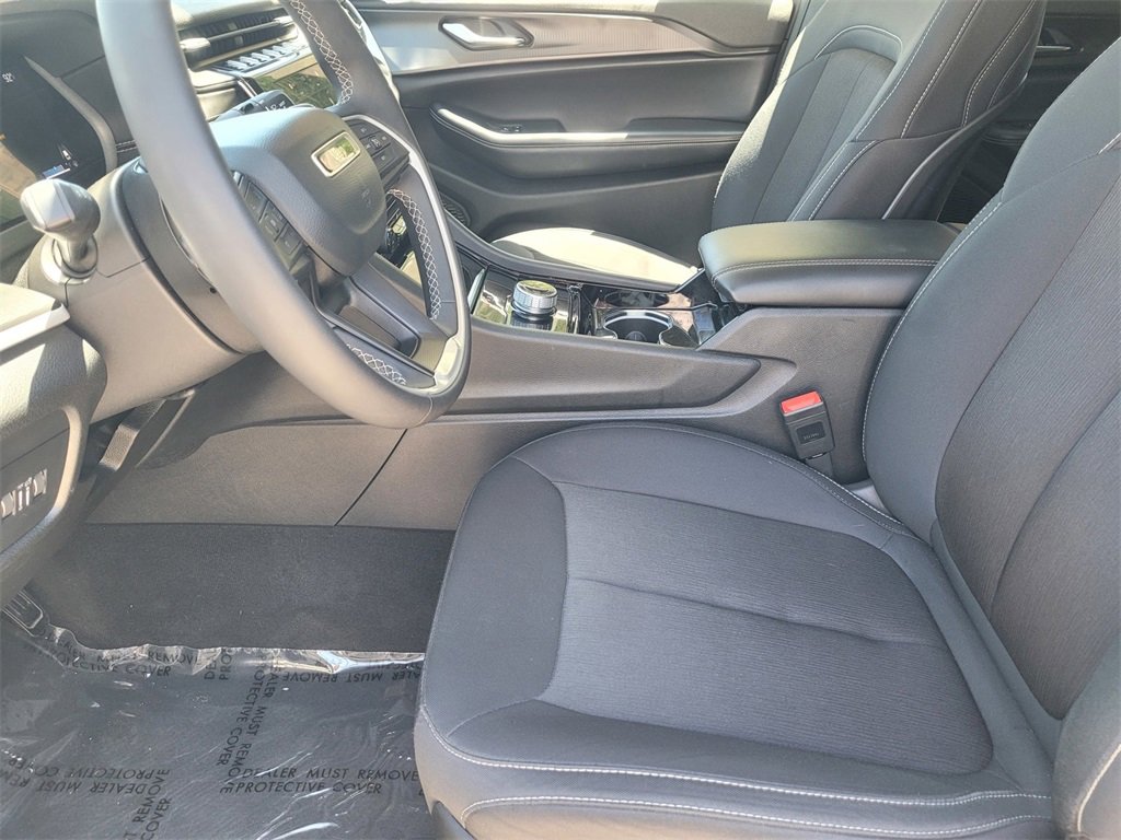 Used 2023 Jeep Grand Cherokee L Laredo image 19