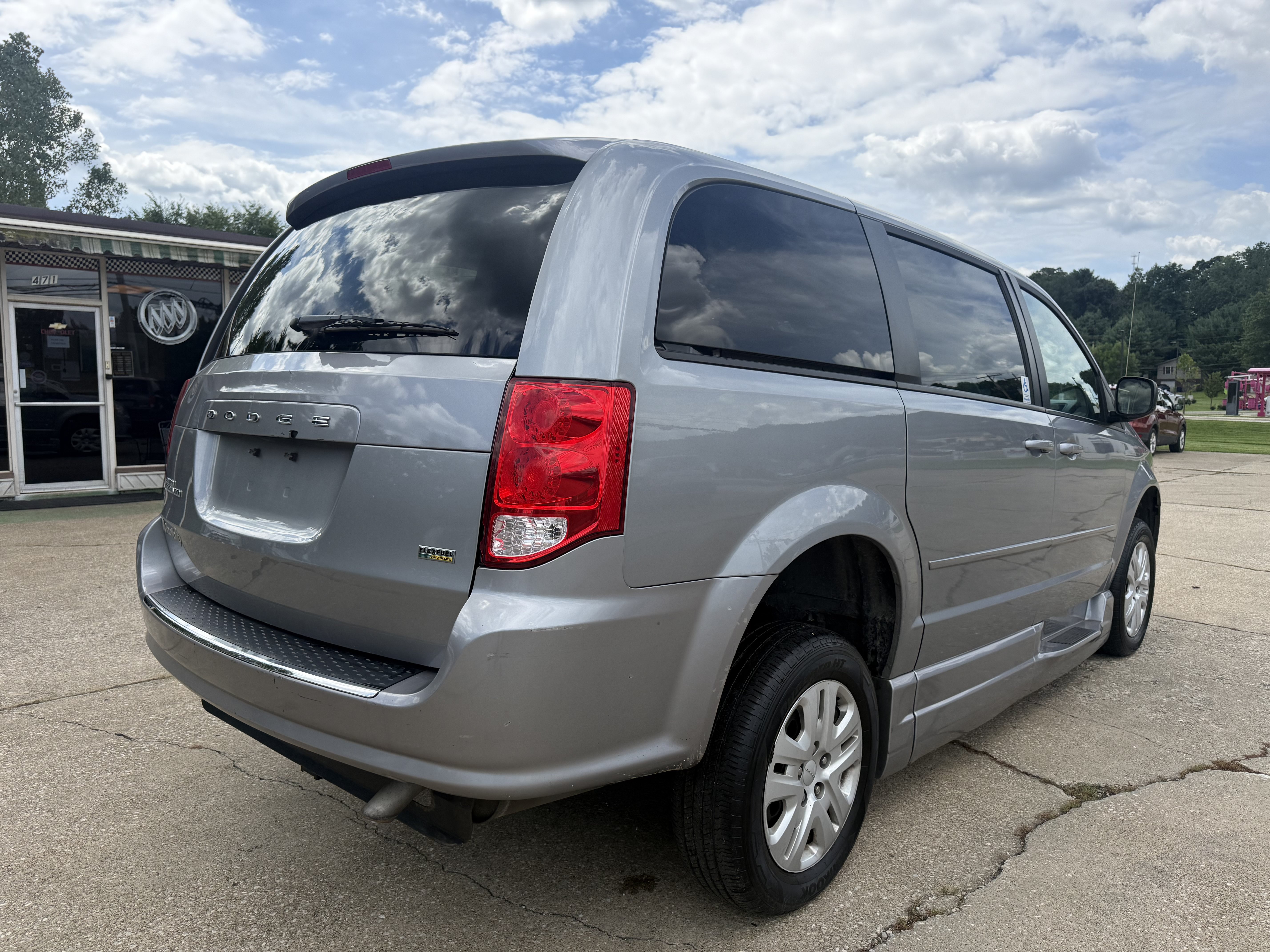 Used 2015 Dodge Grand Caravan SE w/ Quick Order Package 29E SE FWD image 5