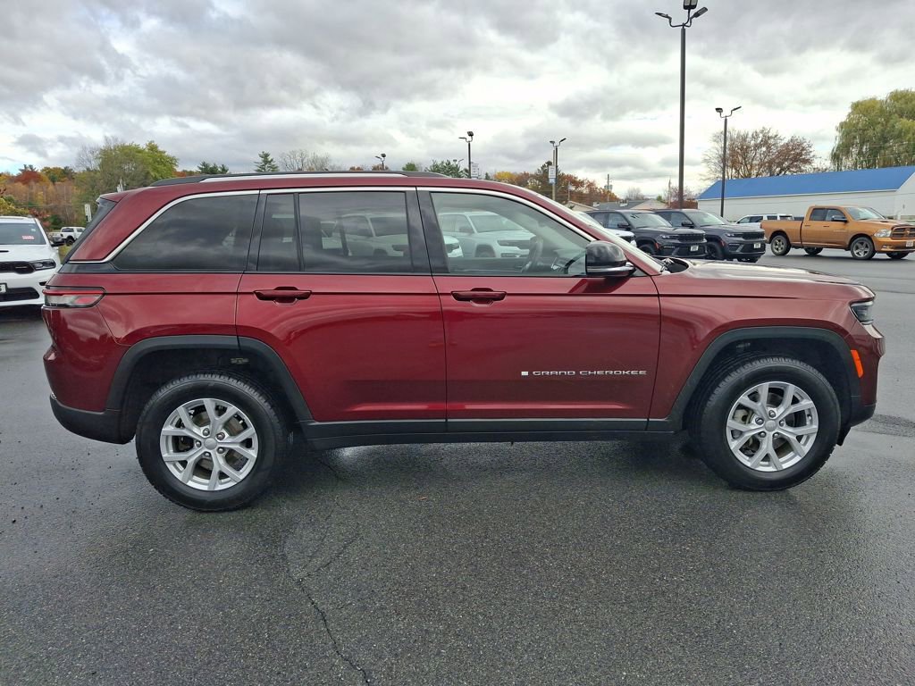Used 2023 Jeep Grand Cherokee Limited image 8