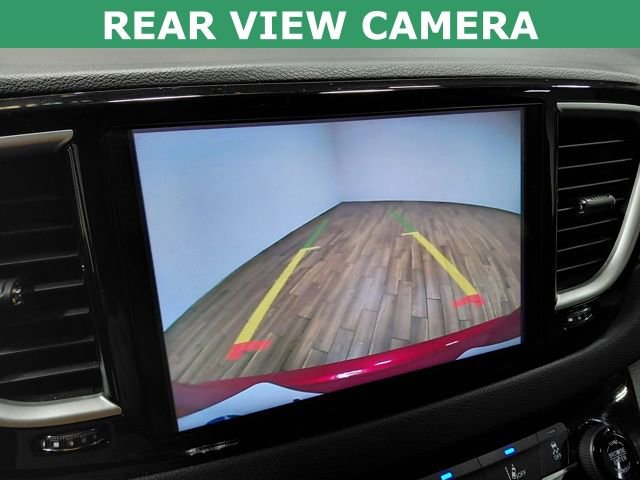 Used 2025 Chrysler Pacifica Select image 9