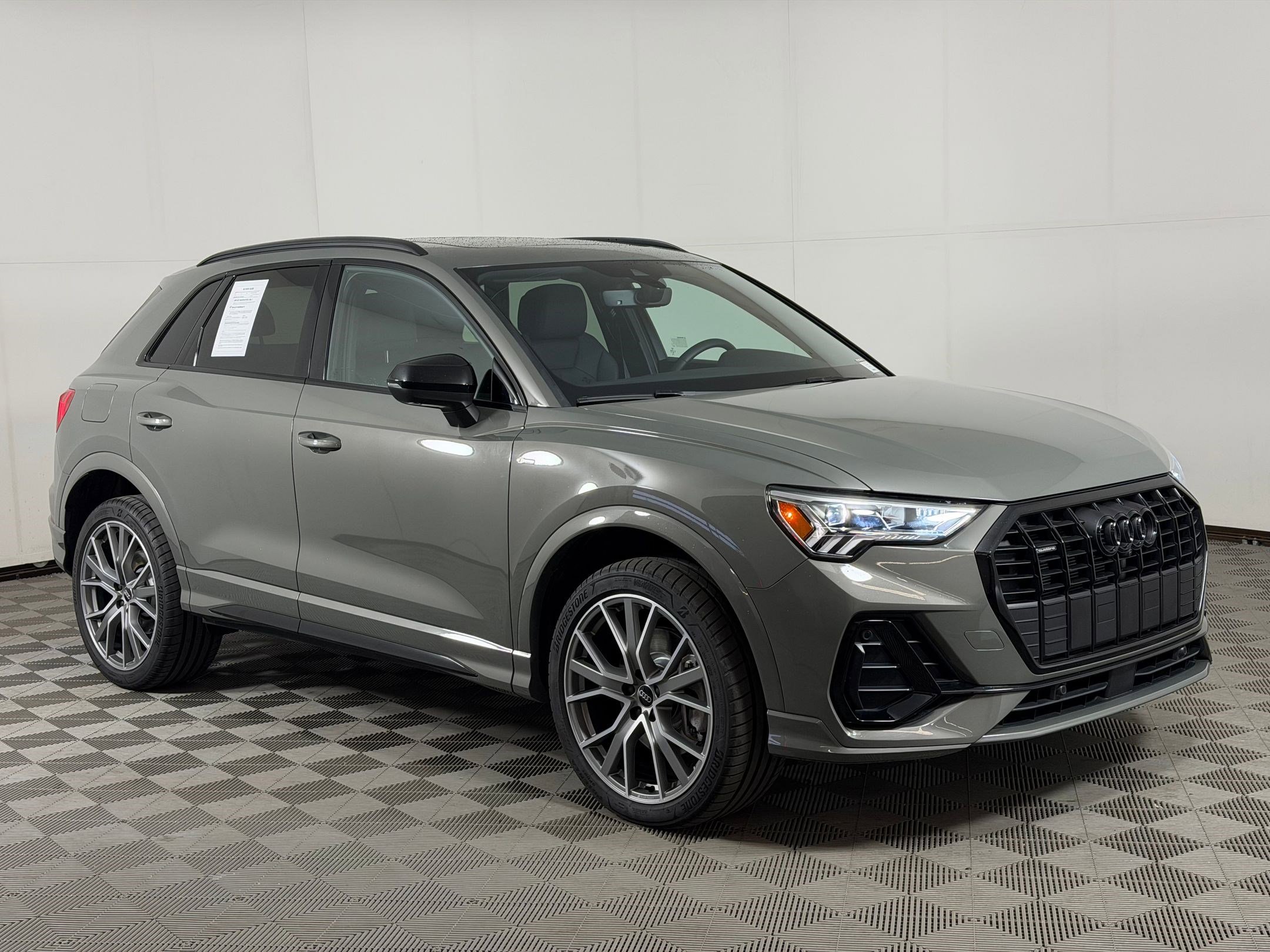 Certified 2025 Audi Q3 2.0T Premium Plus w/ Premium Plus Package AWD/4WD image 7