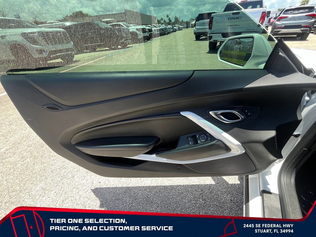Used 2018 Chevrolet Camaro SS RWD image 17