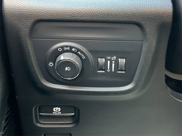 Used 2022 Jeep Grand Cherokee Summit w/ Adv Protech Group IV image 25