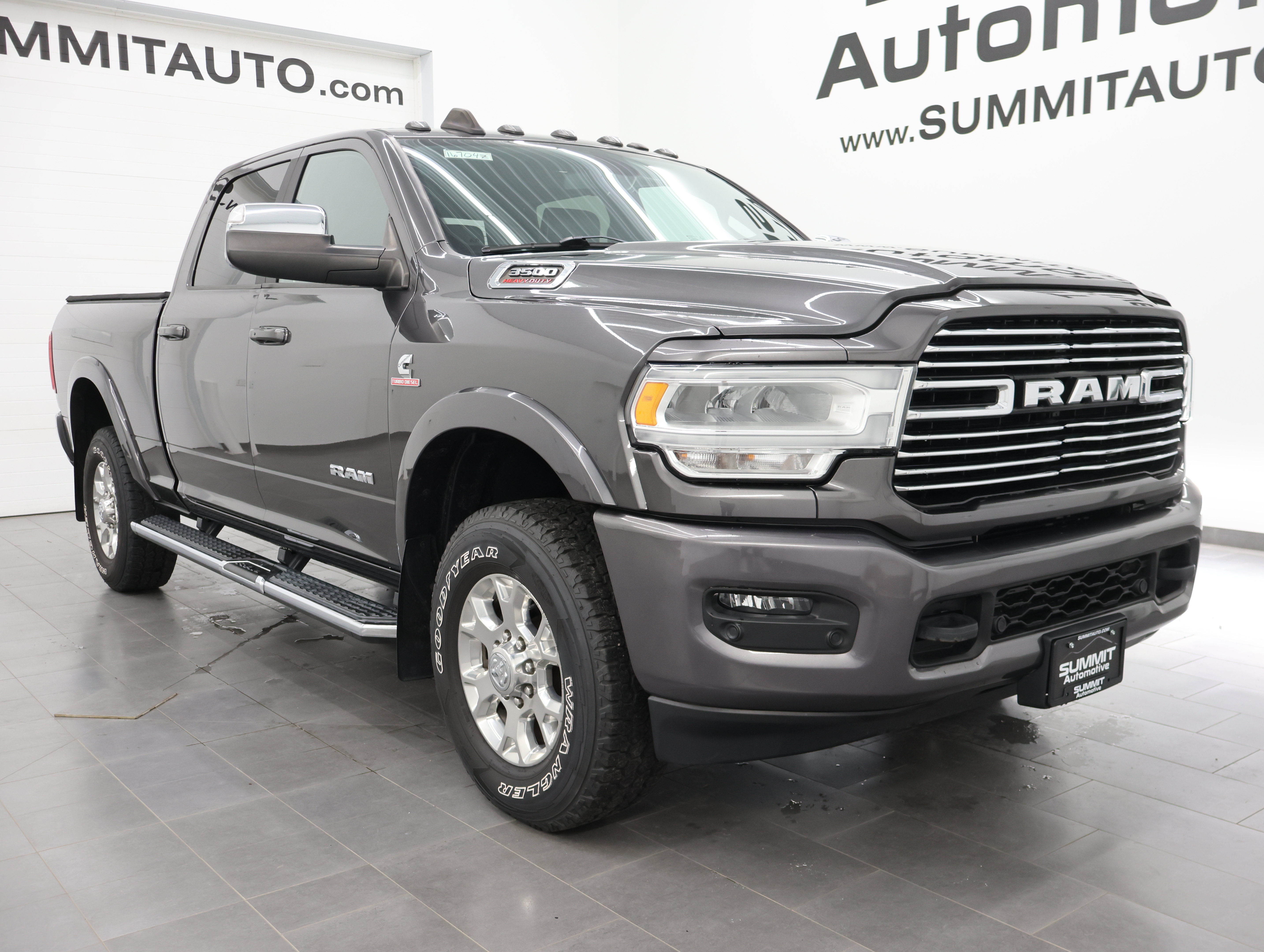 Used 2019 RAM 3500 Laramie AWD/4WD image 2