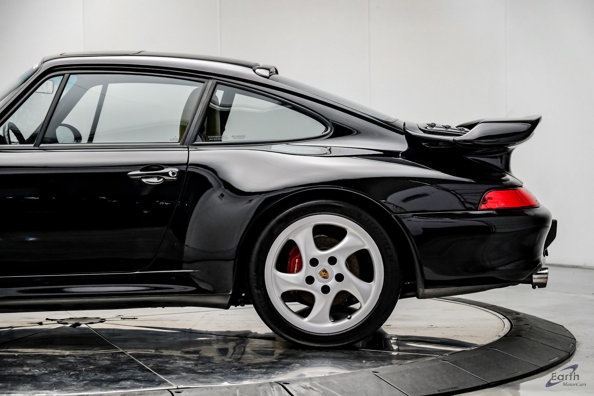 Used 1997 Porsche 911 Carrera S RWD image 13