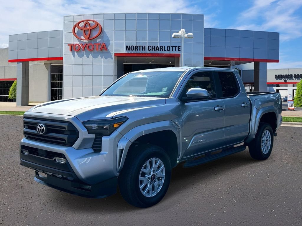 Used 2024 Toyota Tacoma SR5 AWD/4WD image 5